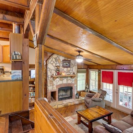 Mountaintop Ellijay Cabin With Private Hot Tub Экстерьер фото